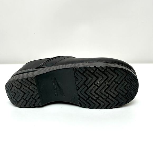 Dansko Black Oiled Leather Professional Clogs - EU38 Wide; Women's 7.5W-8W - Picture 8 of 14